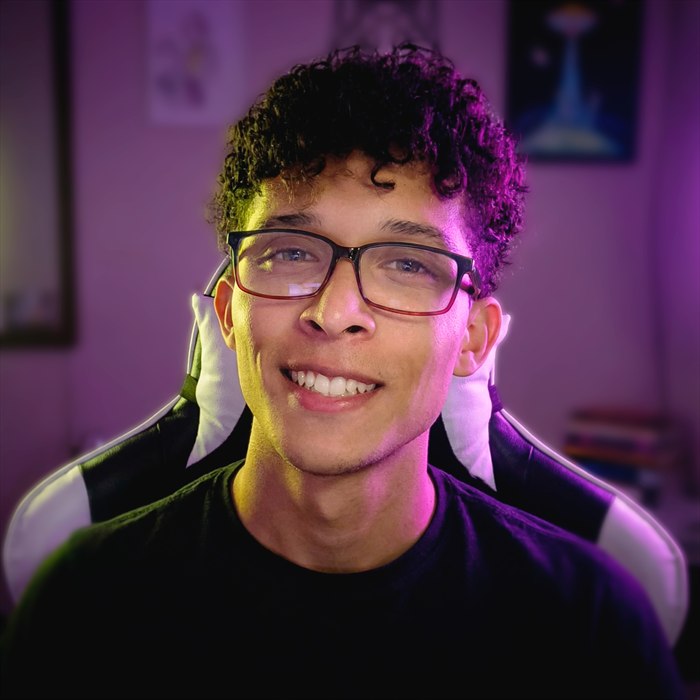 Antônio Honorato, editor de vídeo conhecido como cxildiner